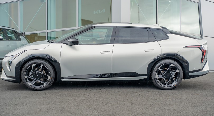 2026 Kia EV4 5