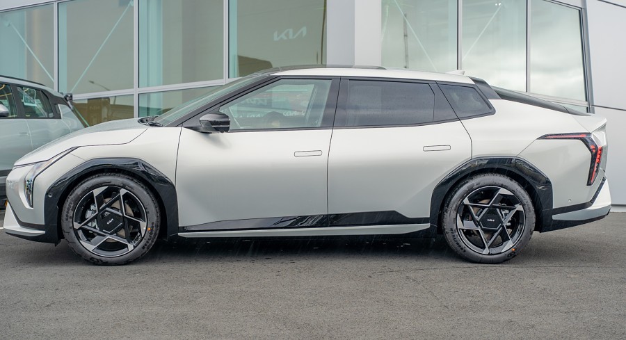 2026 Kia EV4 5