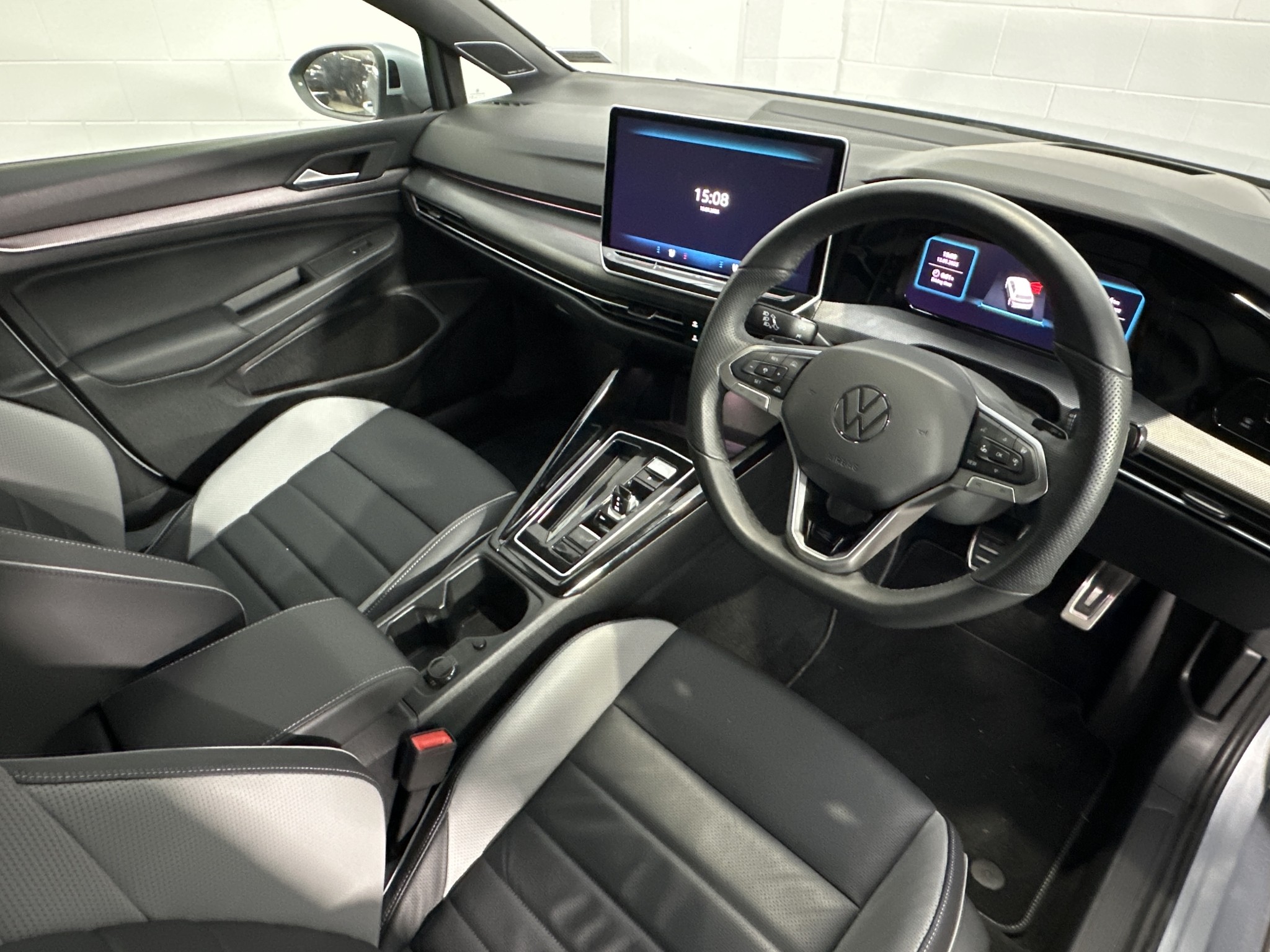 Volkswagen Golf 8.5 R-LINE