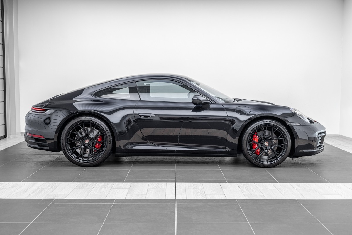Porsche 911 Carrera S (992)