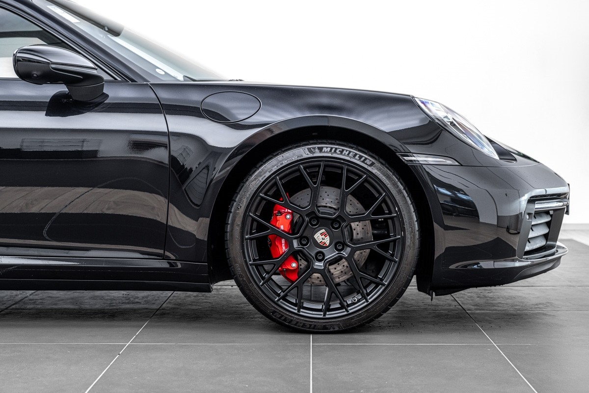 Porsche 911 Carrera S (992)