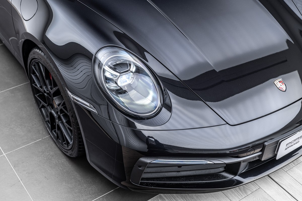 Porsche 911 Carrera S (992)