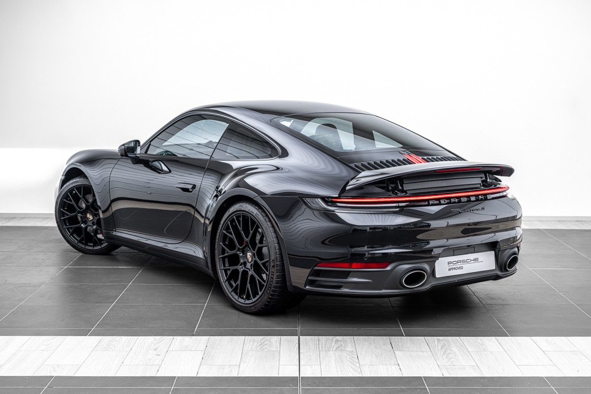 Porsche 911 Carrera S (992)