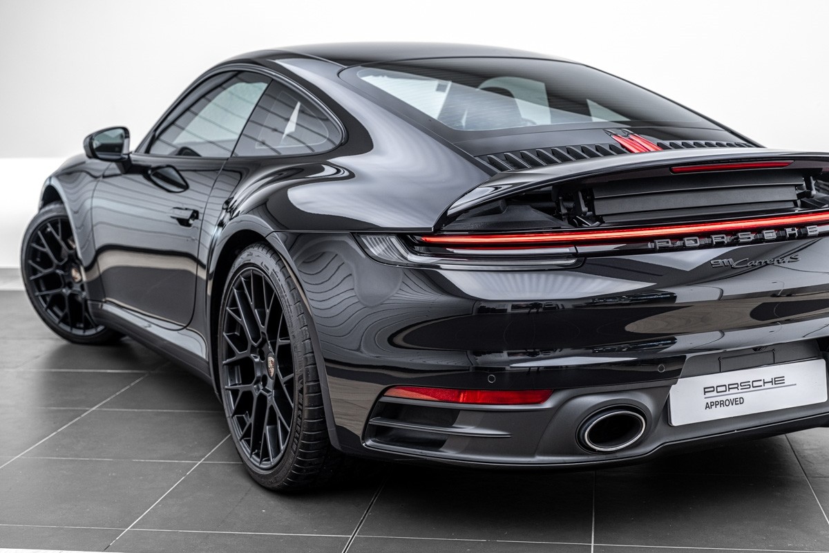 Porsche 911 Carrera S (992)