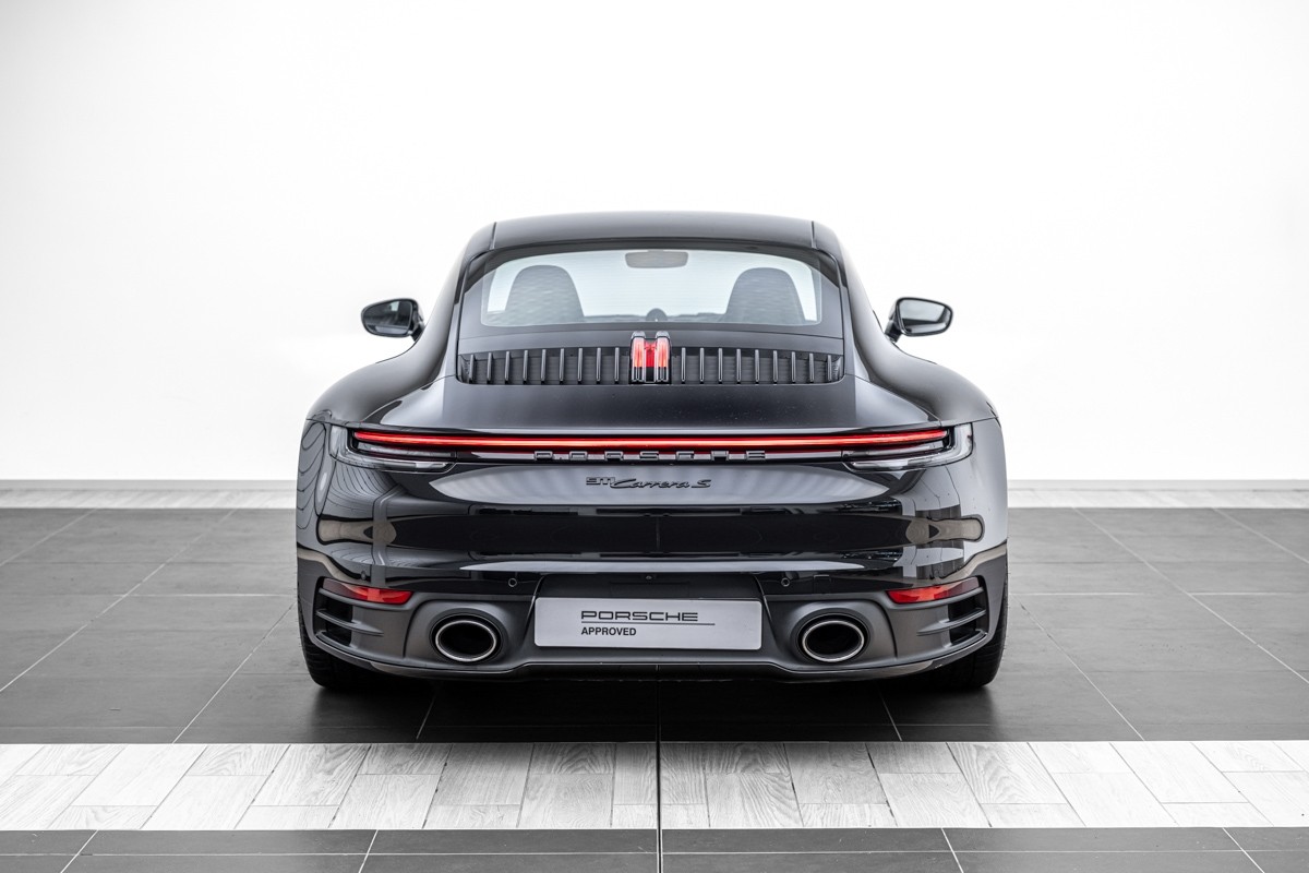 Porsche 911 Carrera S (992)
