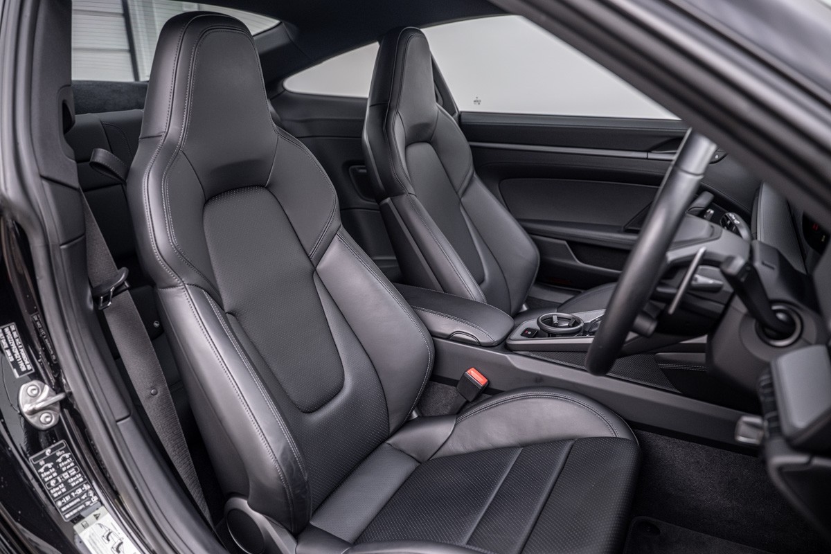 Porsche 911 Carrera S (992)