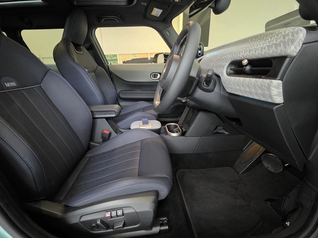 MINI Cooper C Favoured Spec 5dr