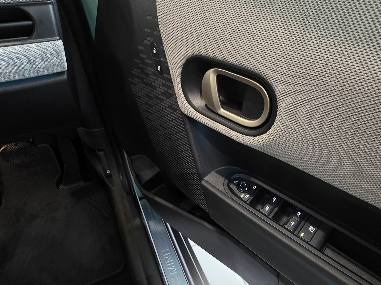 MINI Cooper C Favoured Spec 5dr