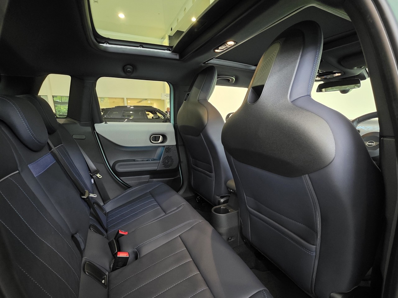MINI Cooper C Favoured Spec 5dr