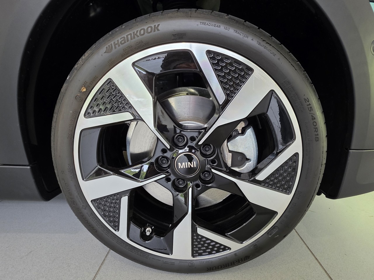 MINI Cooper C Favoured Spec 5dr