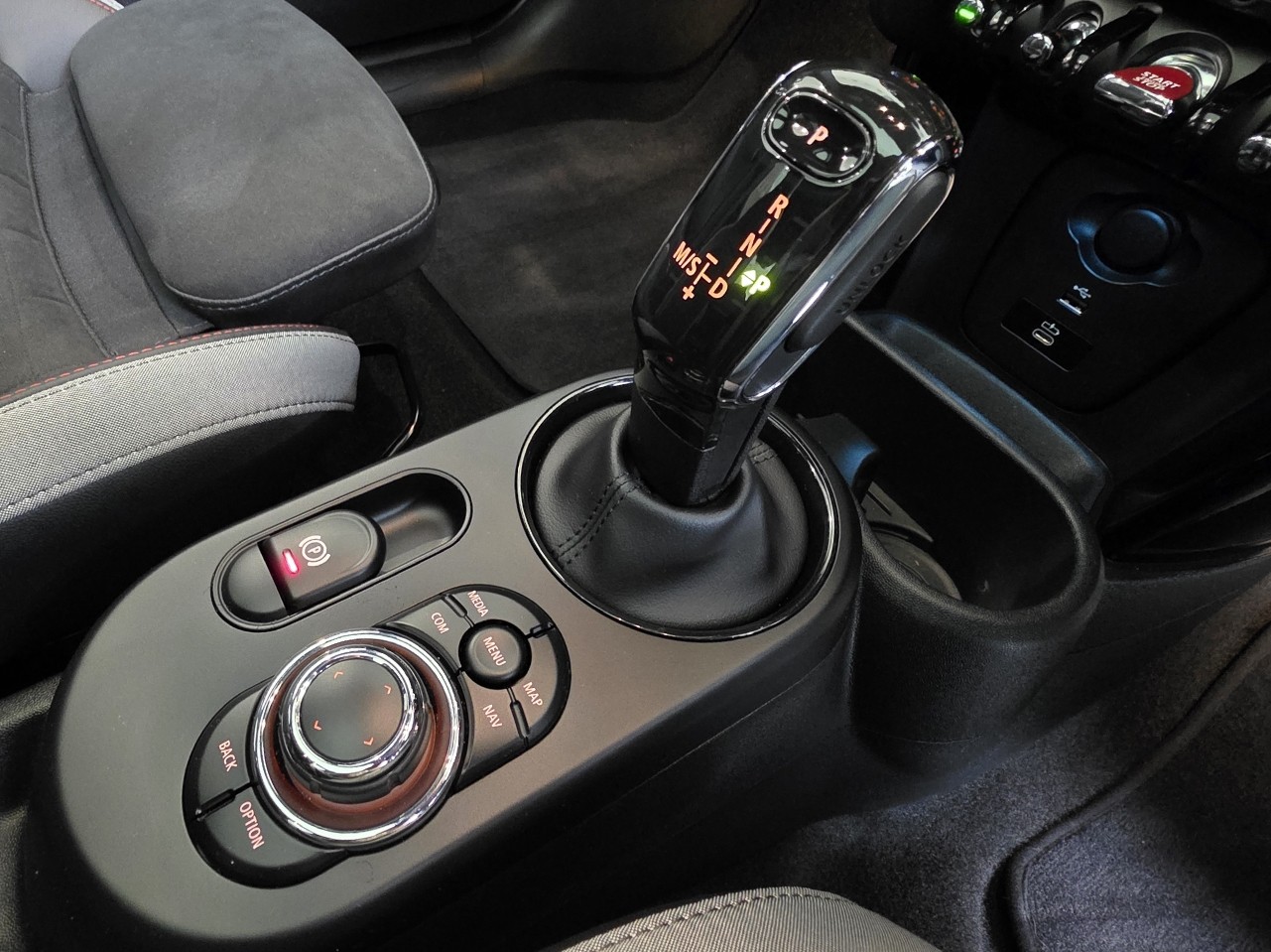 MINI Cooper S 5-Dr Hatch JCW Sport