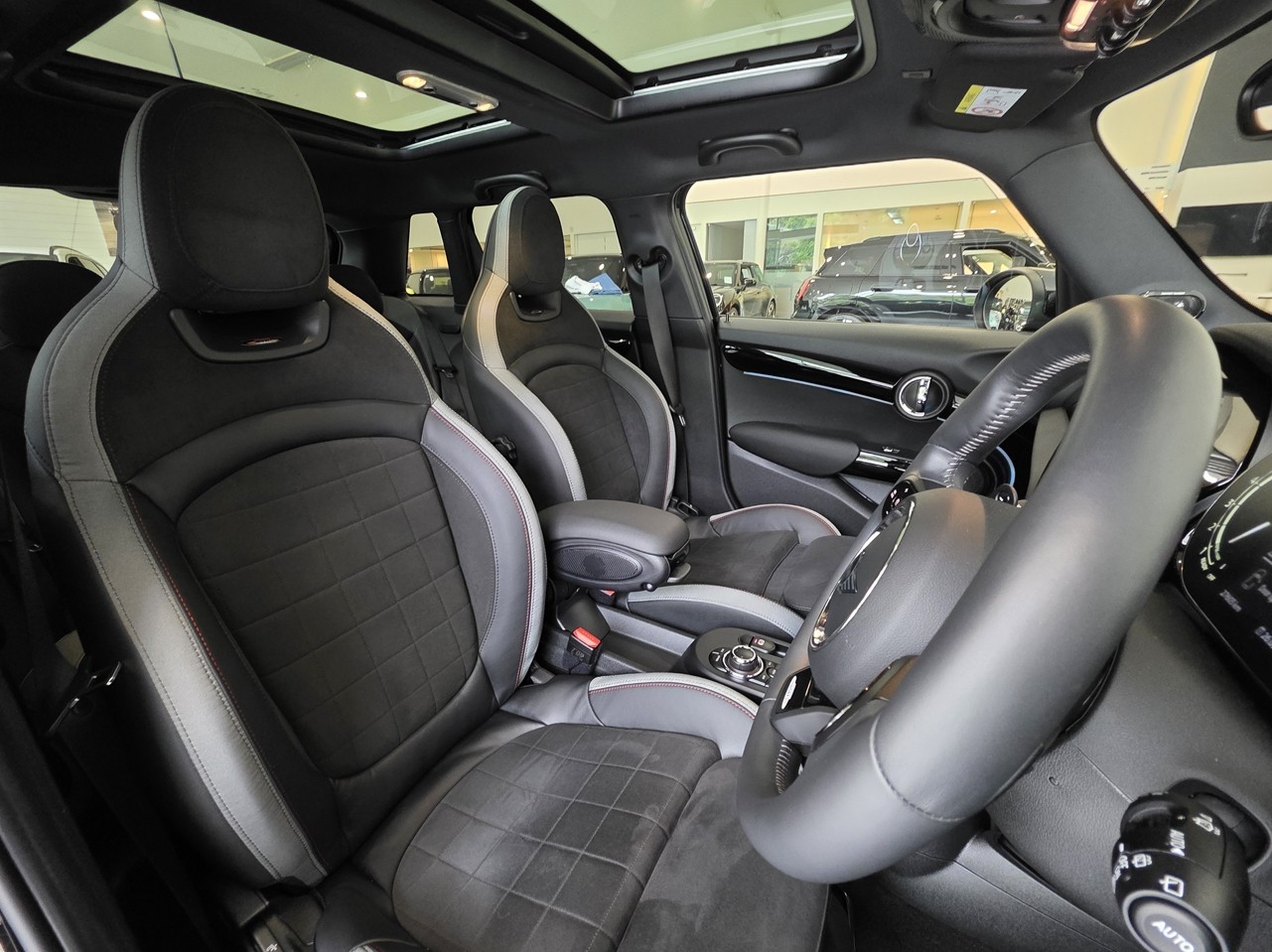 MINI Cooper S 5-Dr Hatch JCW Sport