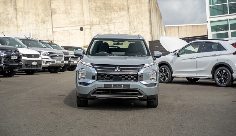 2025 Mitsubishi Outlander 3