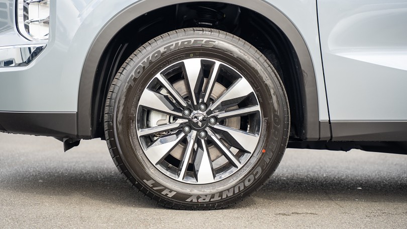 2025 Mitsubishi Outlander 6