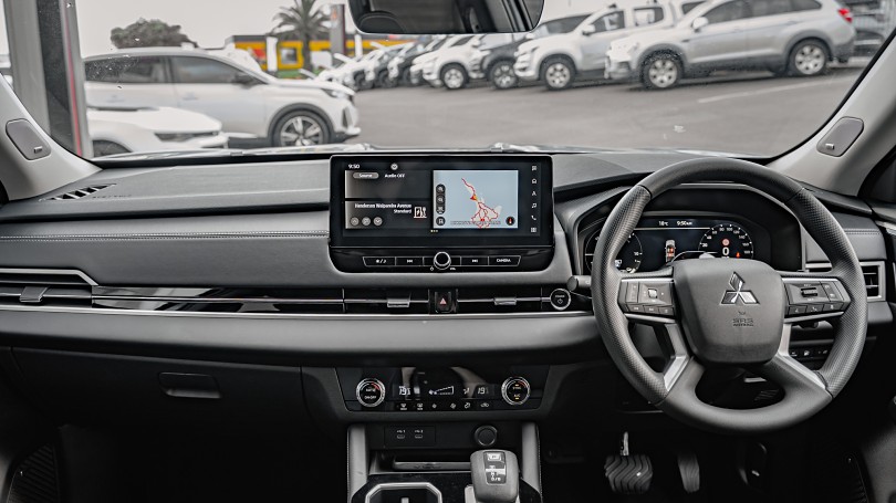 2025 Mitsubishi Outlander 10