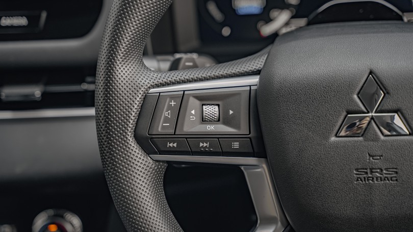 2025 Mitsubishi Outlander 13