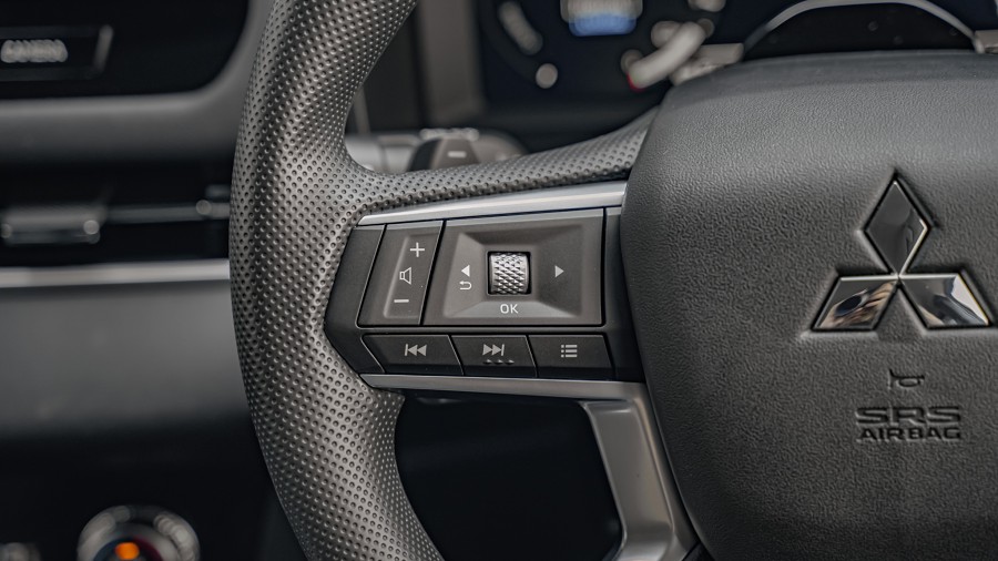 2025 Mitsubishi Outlander 13