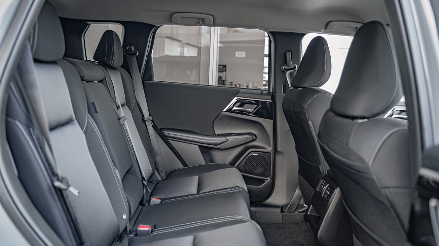 2025 Mitsubishi Outlander 16