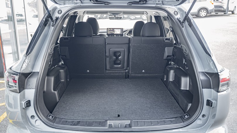 2025 Mitsubishi Outlander 18