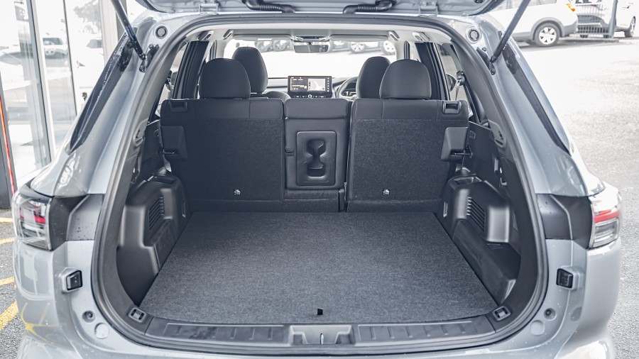 2025 Mitsubishi Outlander 18