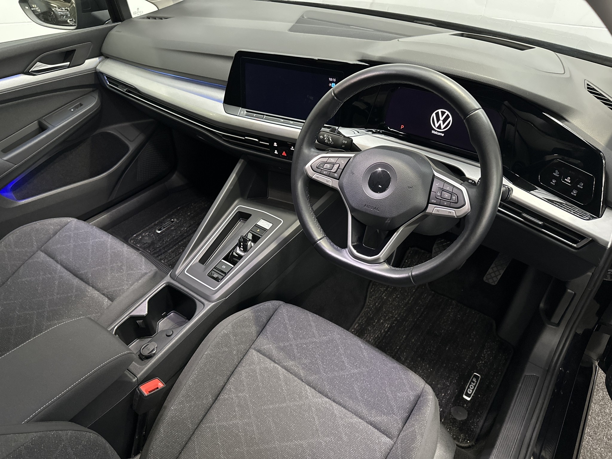 Volkswagen Golf Hybrid Active