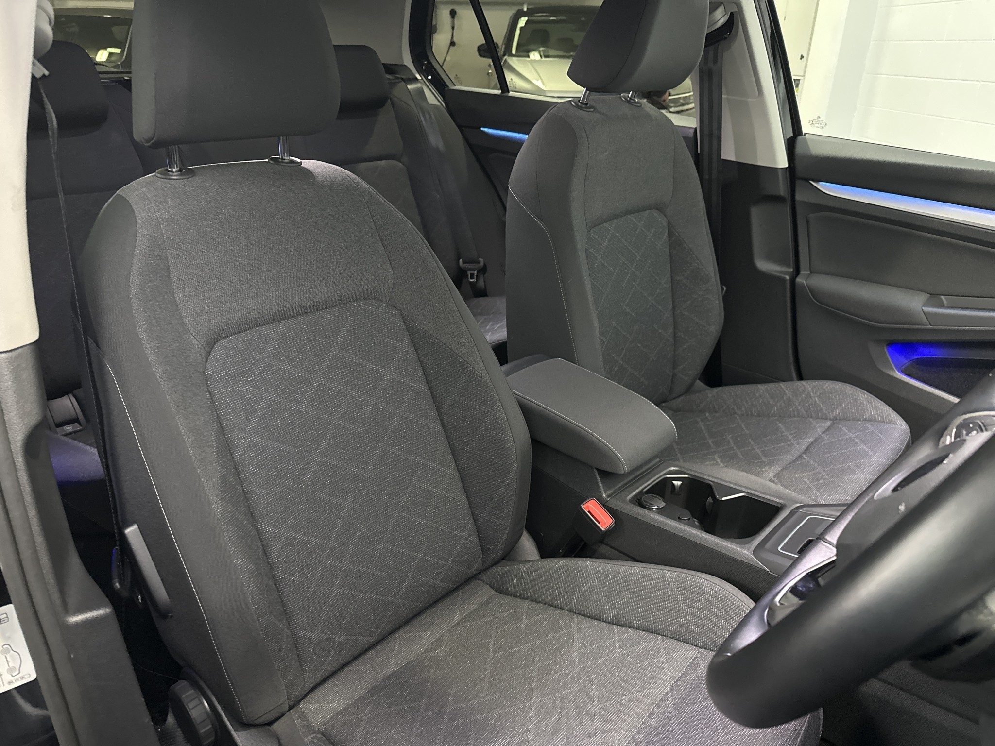 Volkswagen Golf Hybrid Active