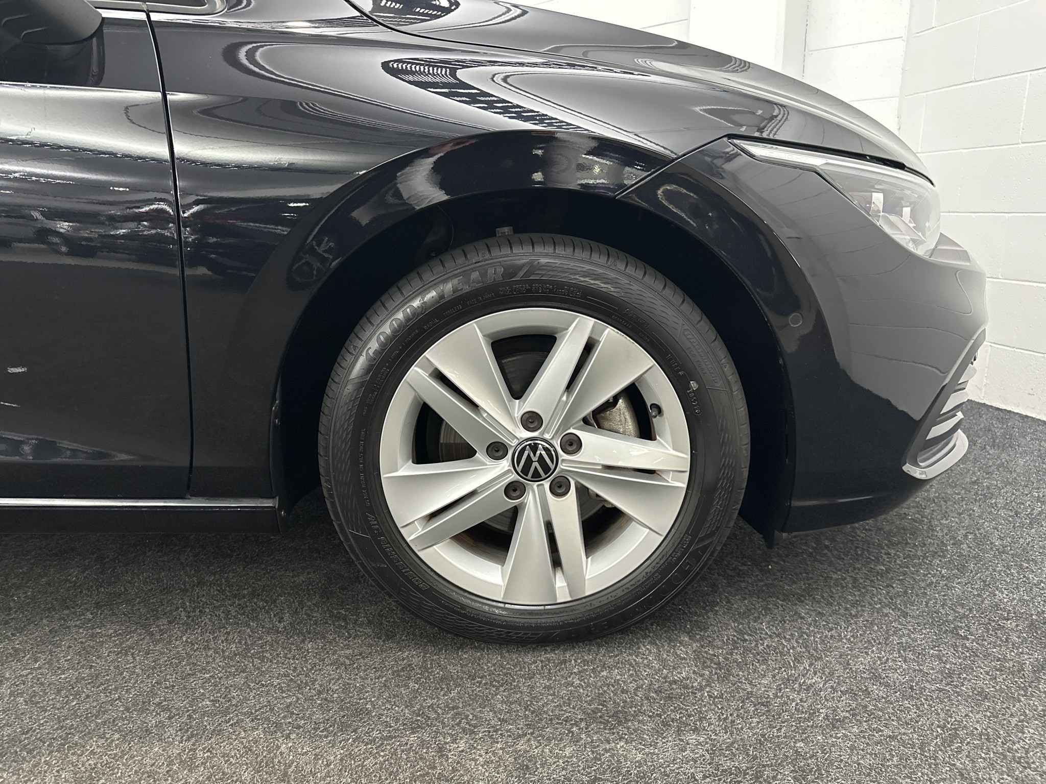 Volkswagen Golf Hybrid Active