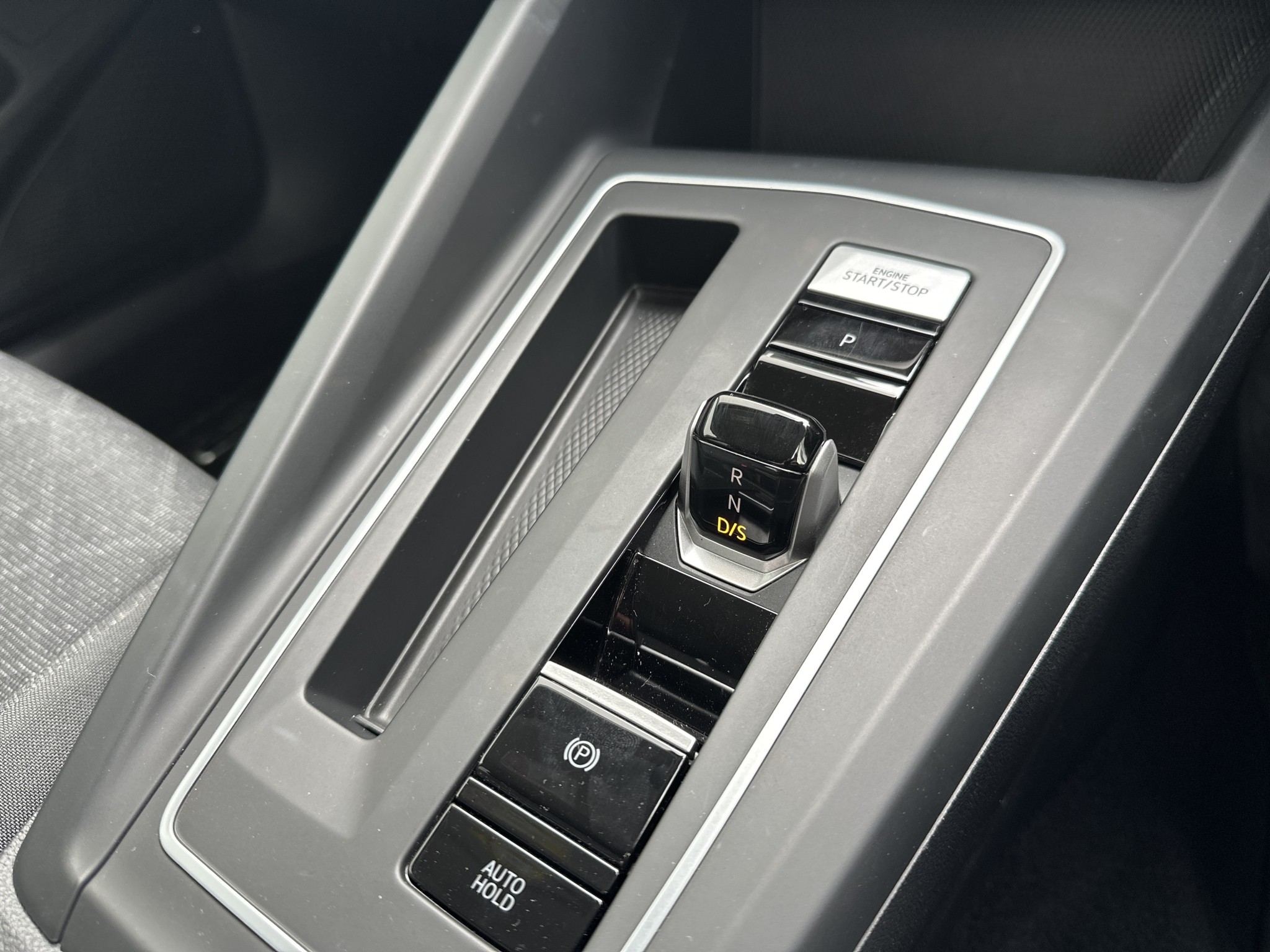 Volkswagen Golf Hybrid Active