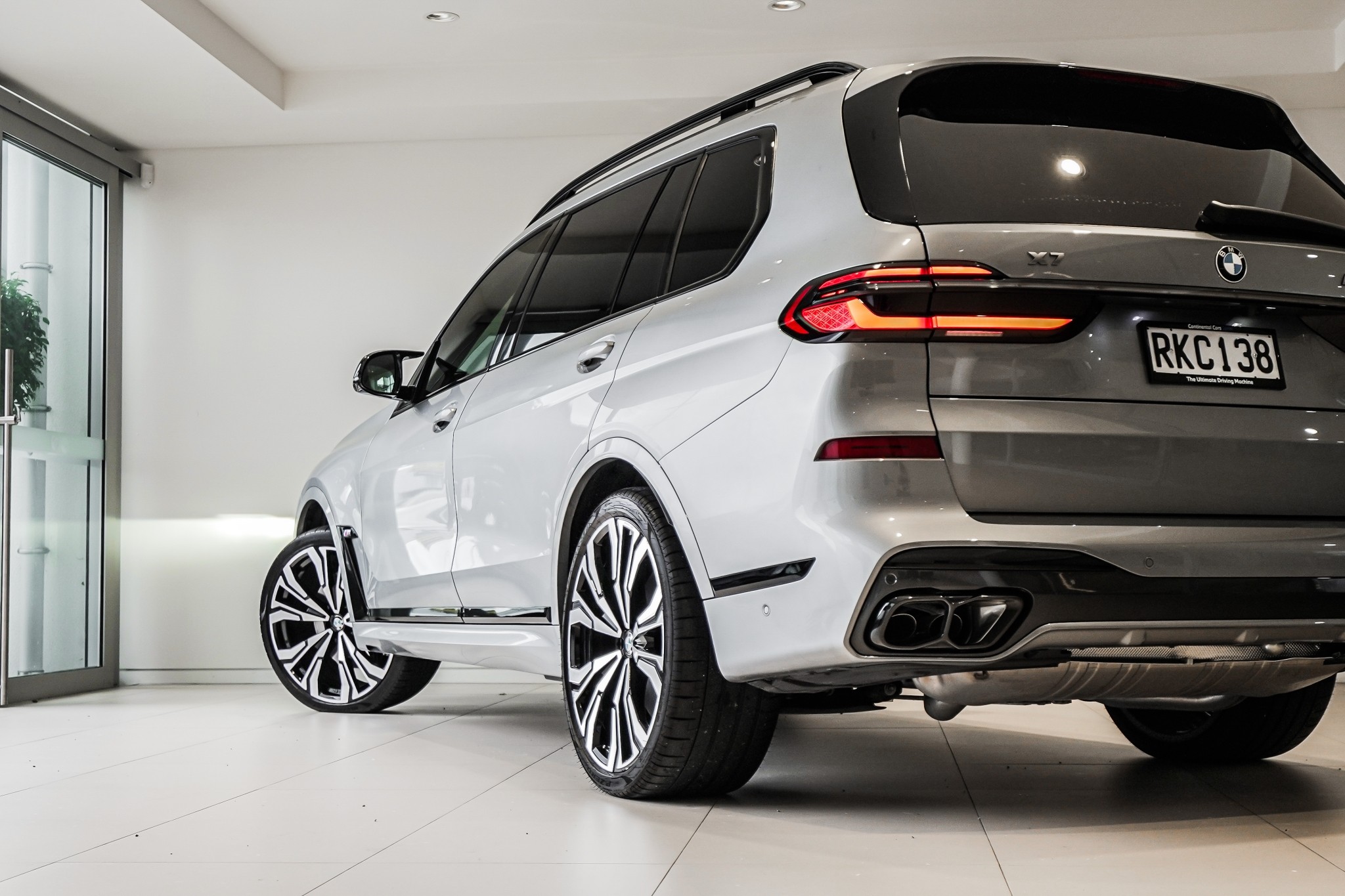 BMW X7 M60i