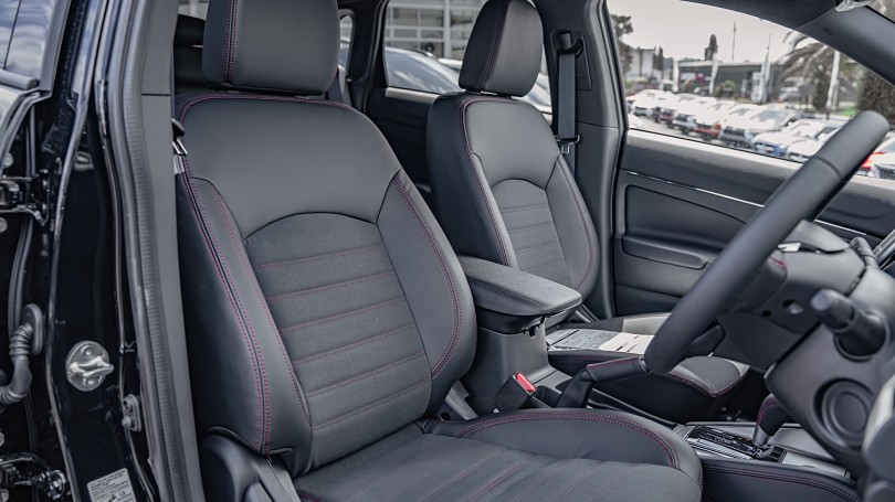 2025 Mitsubishi ASX 8