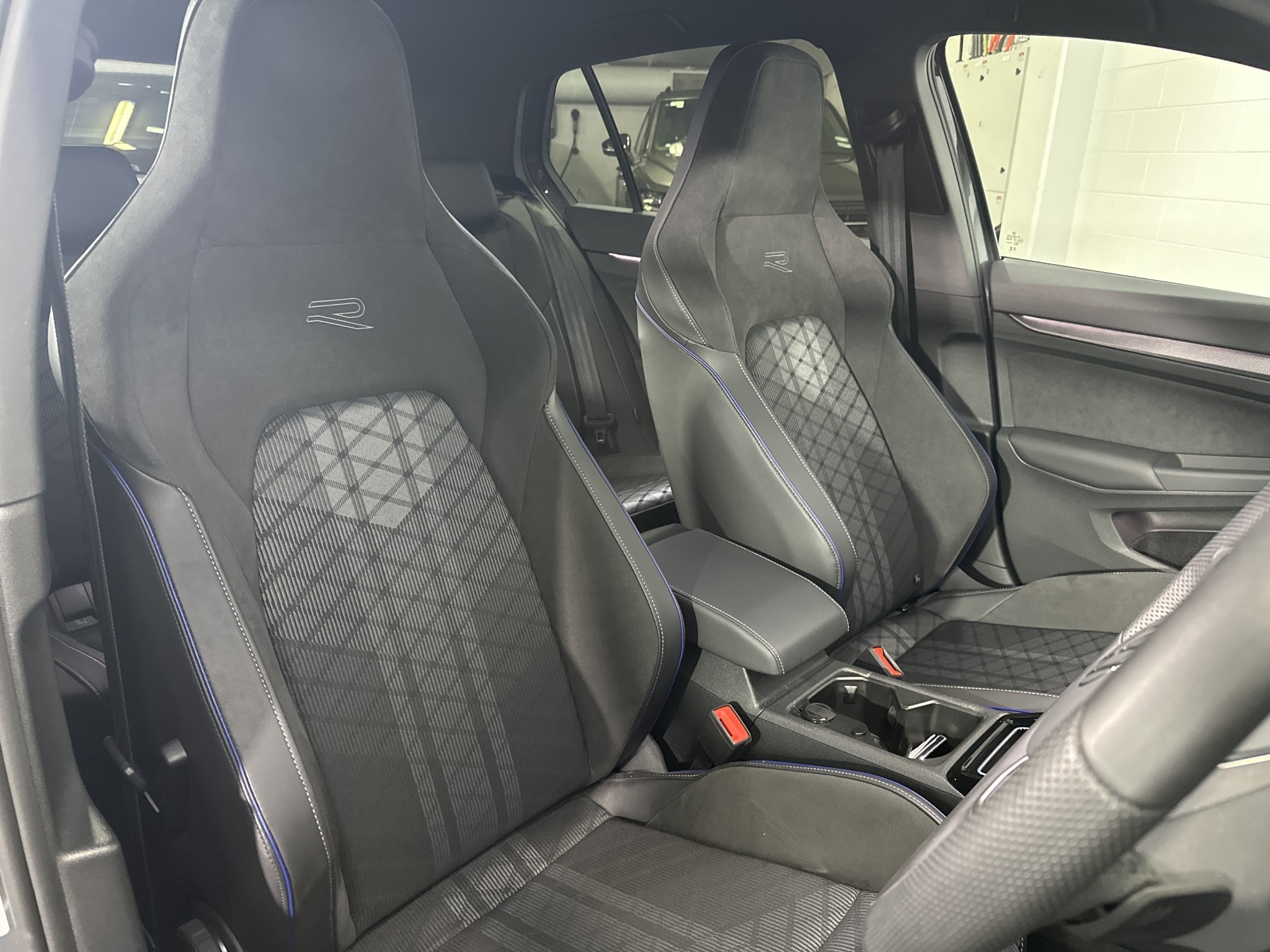 Volkswagen Golf 8.5 R-LINE