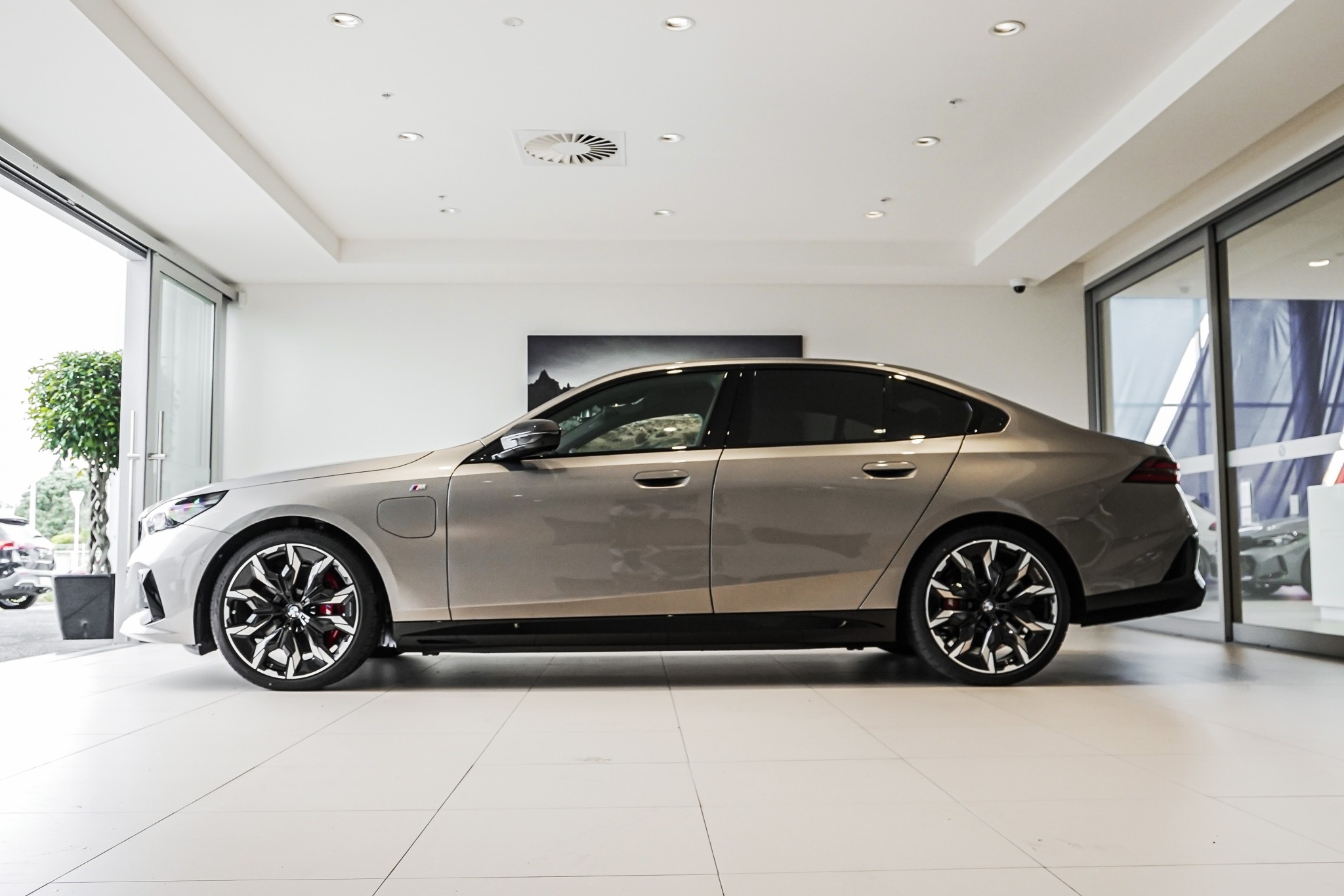 BMW 550e xDrive Sedan