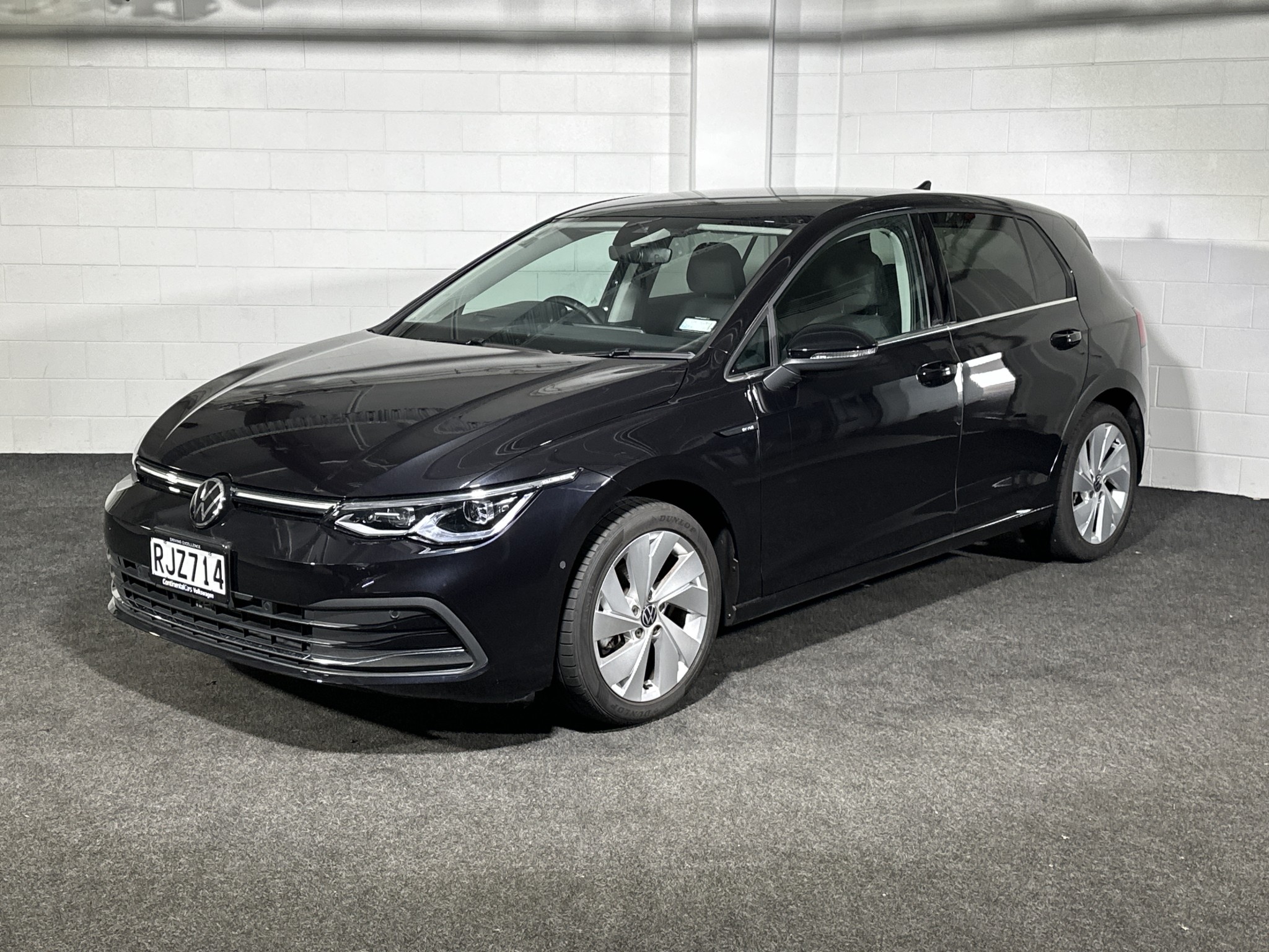 Volkswagen Golf E-TSi Style