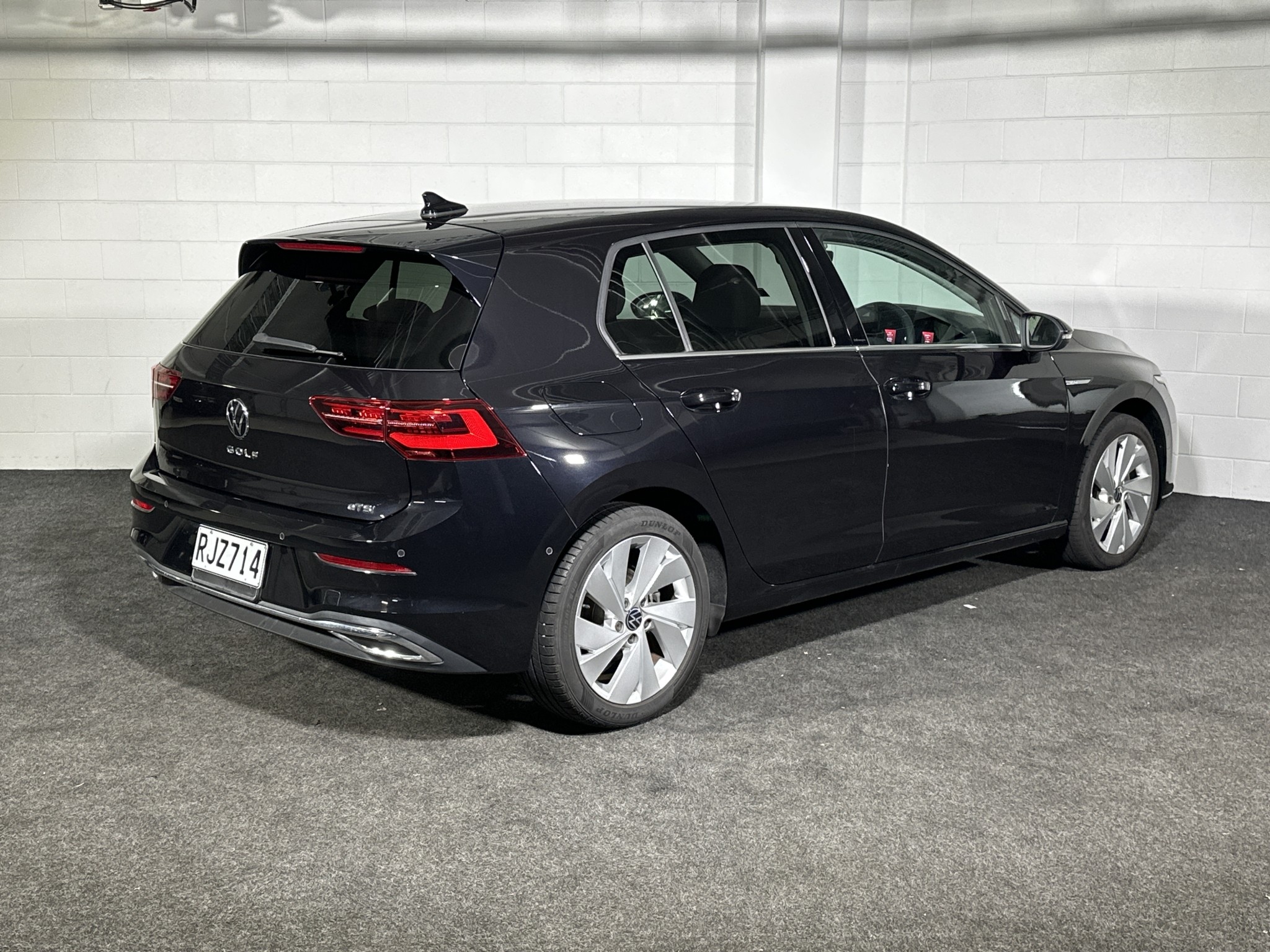 Volkswagen Golf E-TSi Style