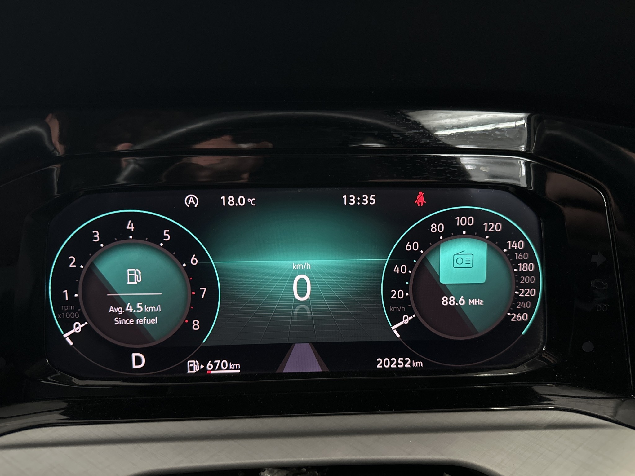 Volkswagen Golf E-TSI ACTIVE