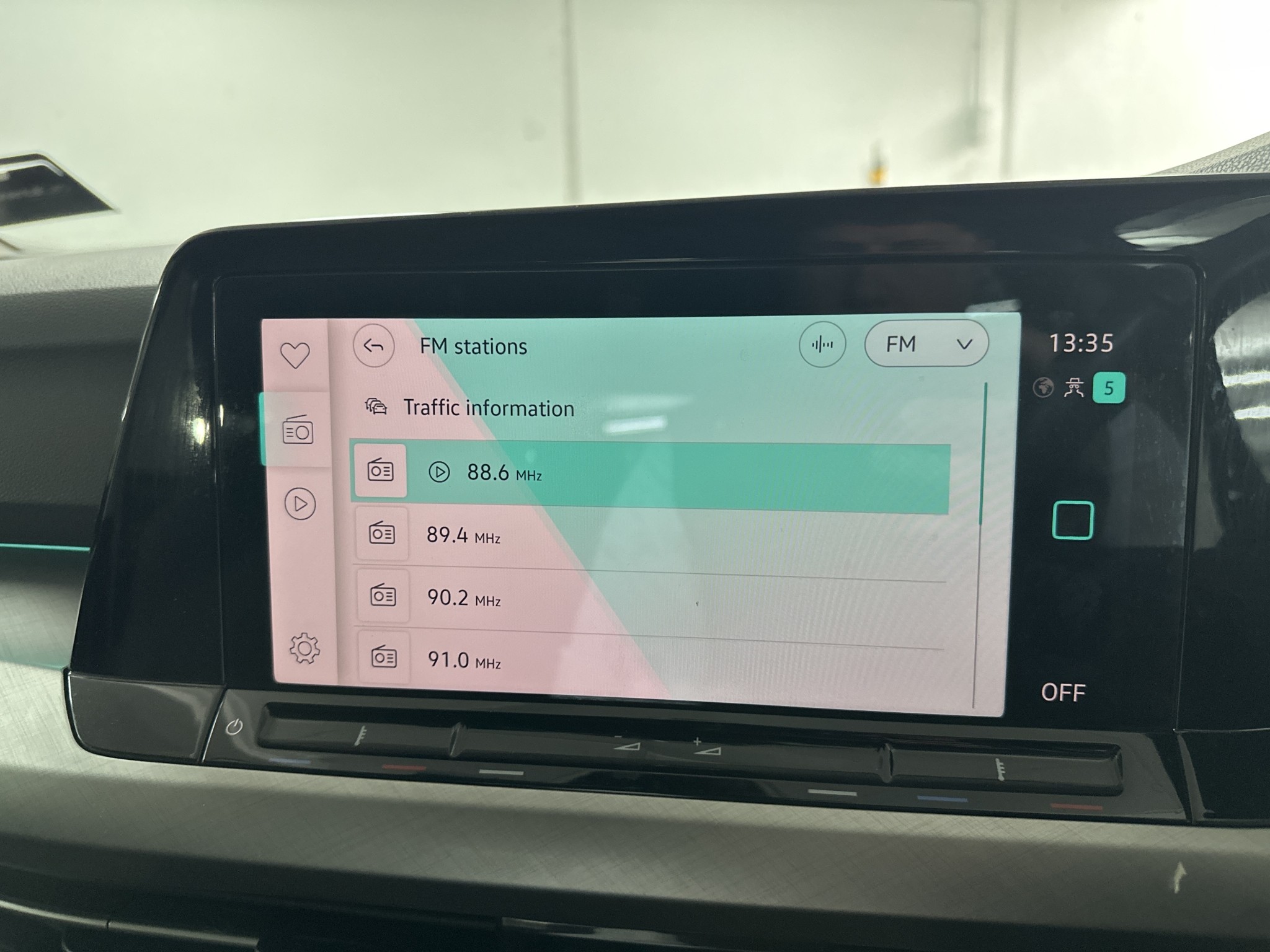 Volkswagen Golf E-TSI ACTIVE