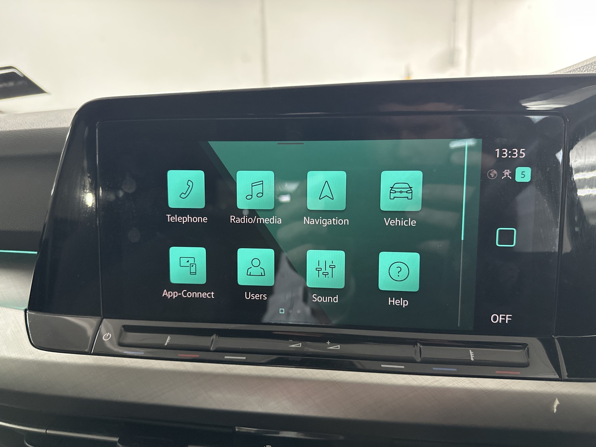 Volkswagen Golf E-TSI ACTIVE