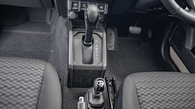 2025 Suzuki Jimny 18