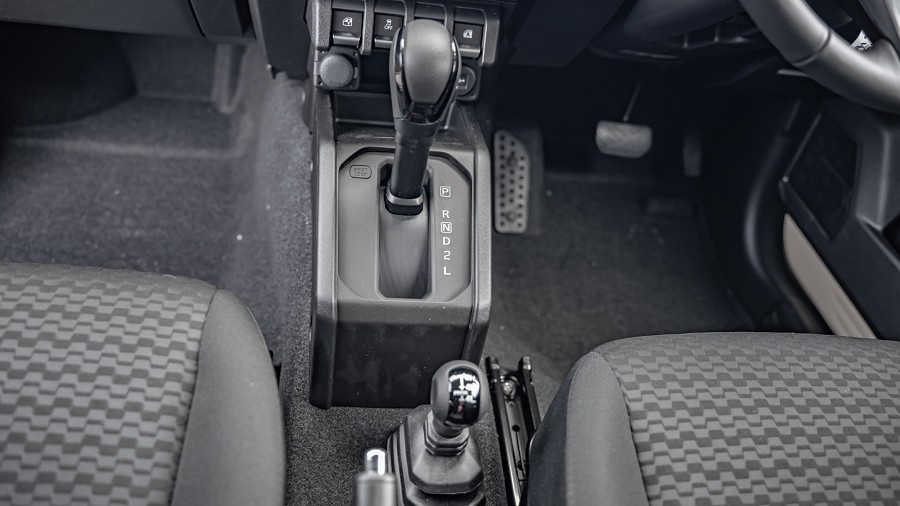 2025 Suzuki Jimny 18