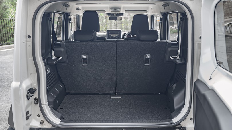 2025 Suzuki Jimny 18