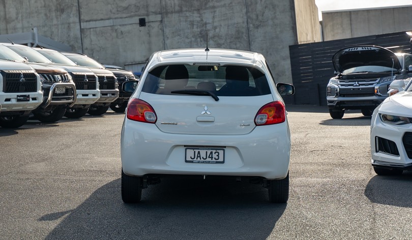 2015 Mitsubishi Mirage 4