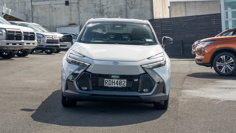 2025 Toyota C-HR 3