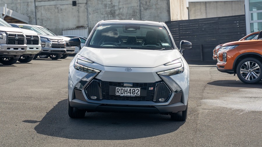 2025 Toyota C-HR 3