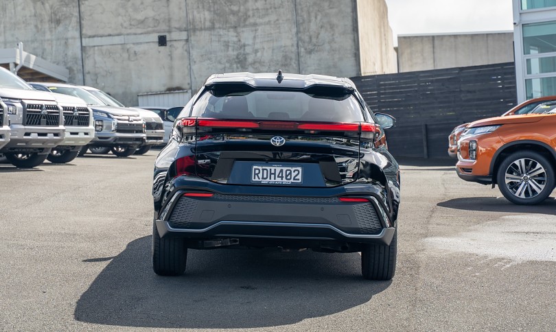 2025 Toyota C-HR 4