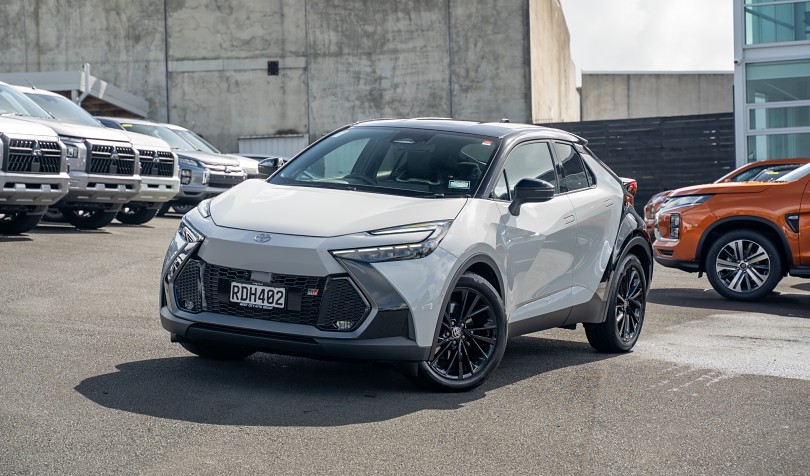 2025 Toyota C-HR 1