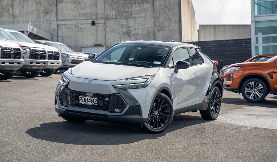 2025 Toyota C-HR 1