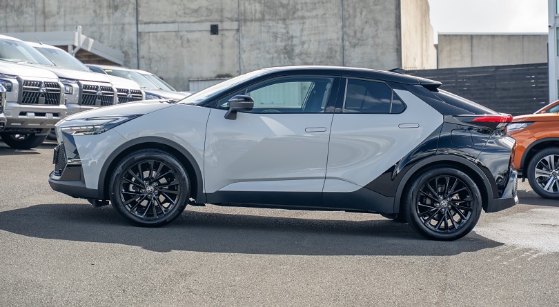 2025 Toyota C-HR 5