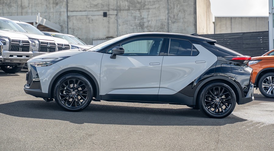 2025 Toyota C-HR 5