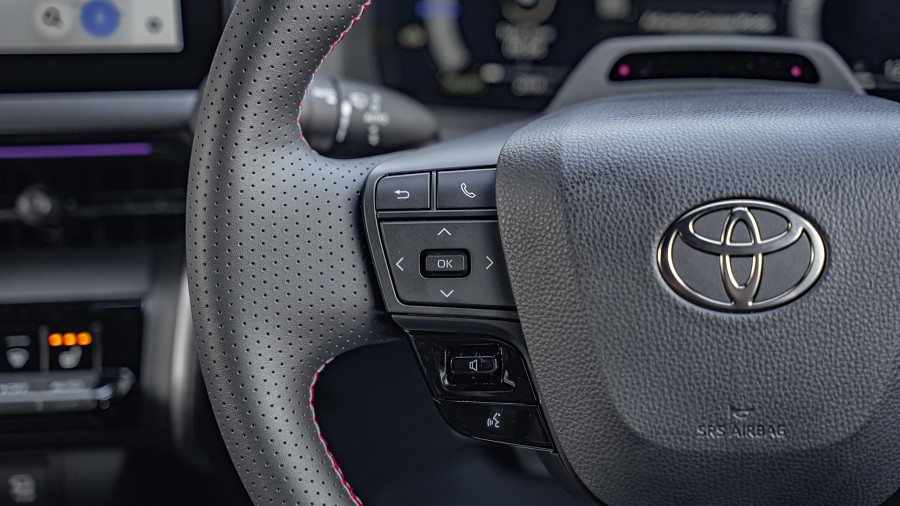 2025 Toyota C-HR 13