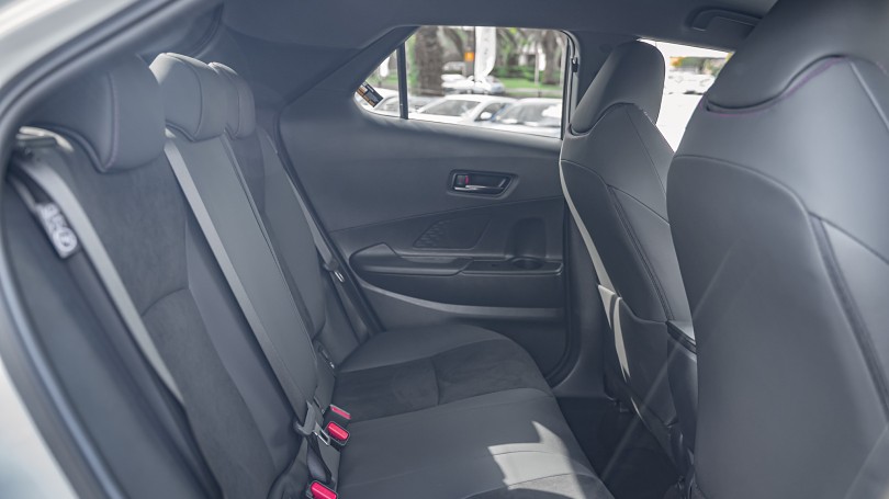 2025 Toyota C-HR 16